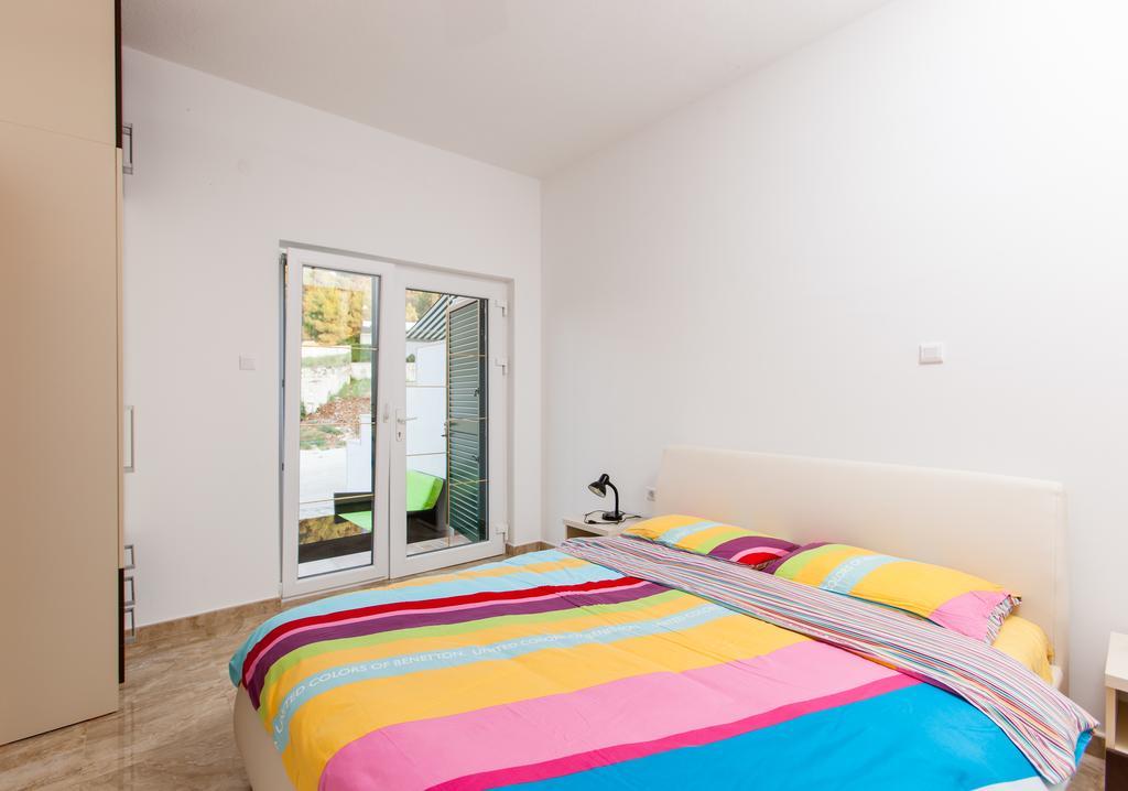 La Perla Apartments Сутиван Стая снимка